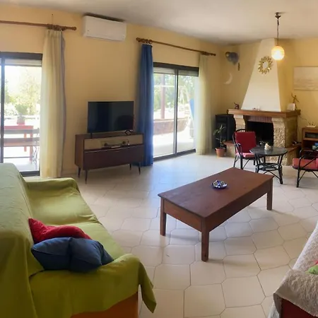 Pond And Pines, By House By The Sea! Apartment