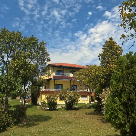 Pond And Pines, By House By The Sea! Apartment *