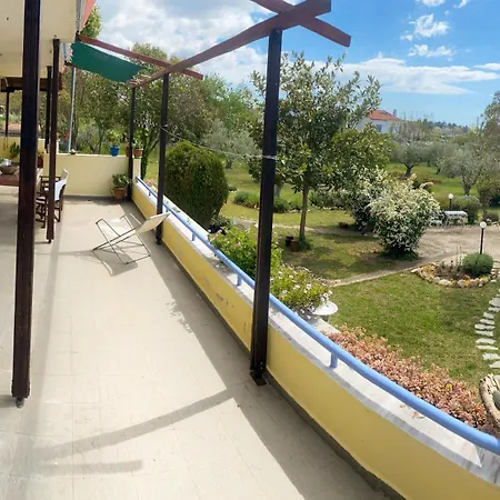 Pond And Pines, By House By The Sea! Apartment *